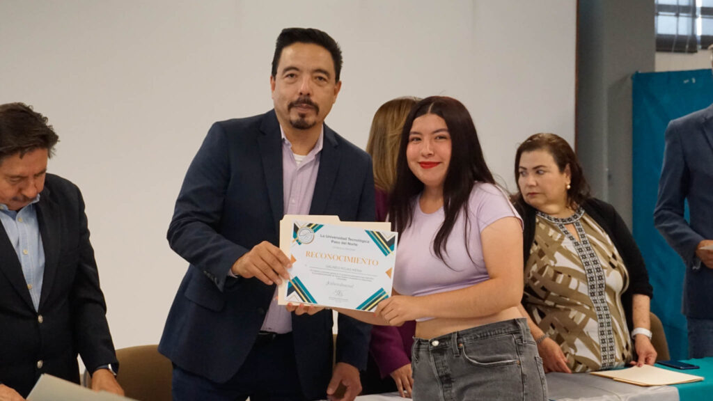 Reconocen a 39 estudiantes de la UT Paso del Norte por su desempeño ...